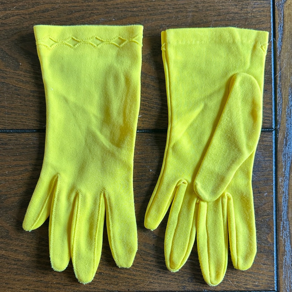VTG Yellow Dress Gloves